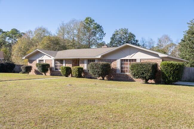 Building Photo - 8238 Li Fair Dr