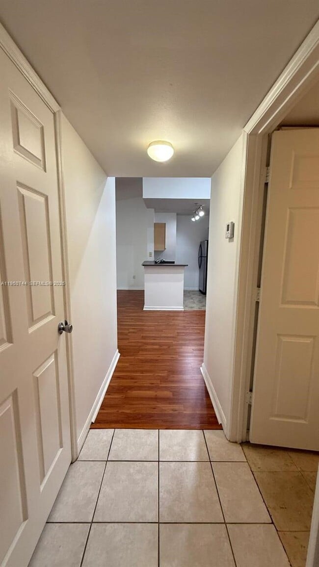 Building Photo - 2494 Centergate Dr