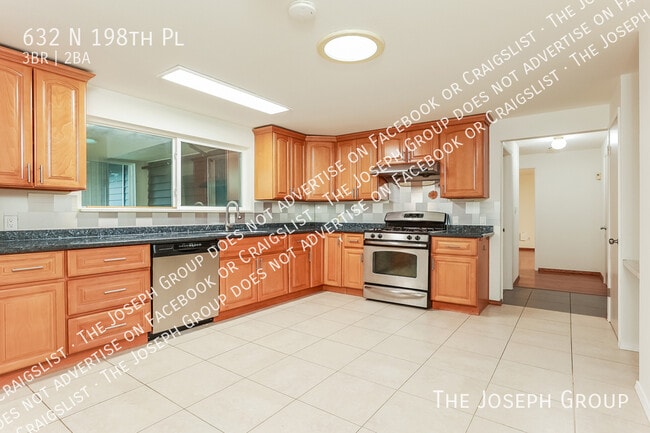 Building Photo - 632 N 198th Pl