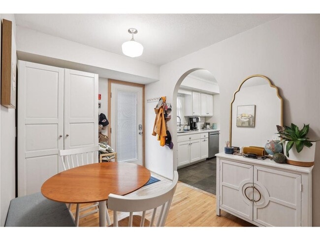 Building Photo - 4237 Ottawa Ave S