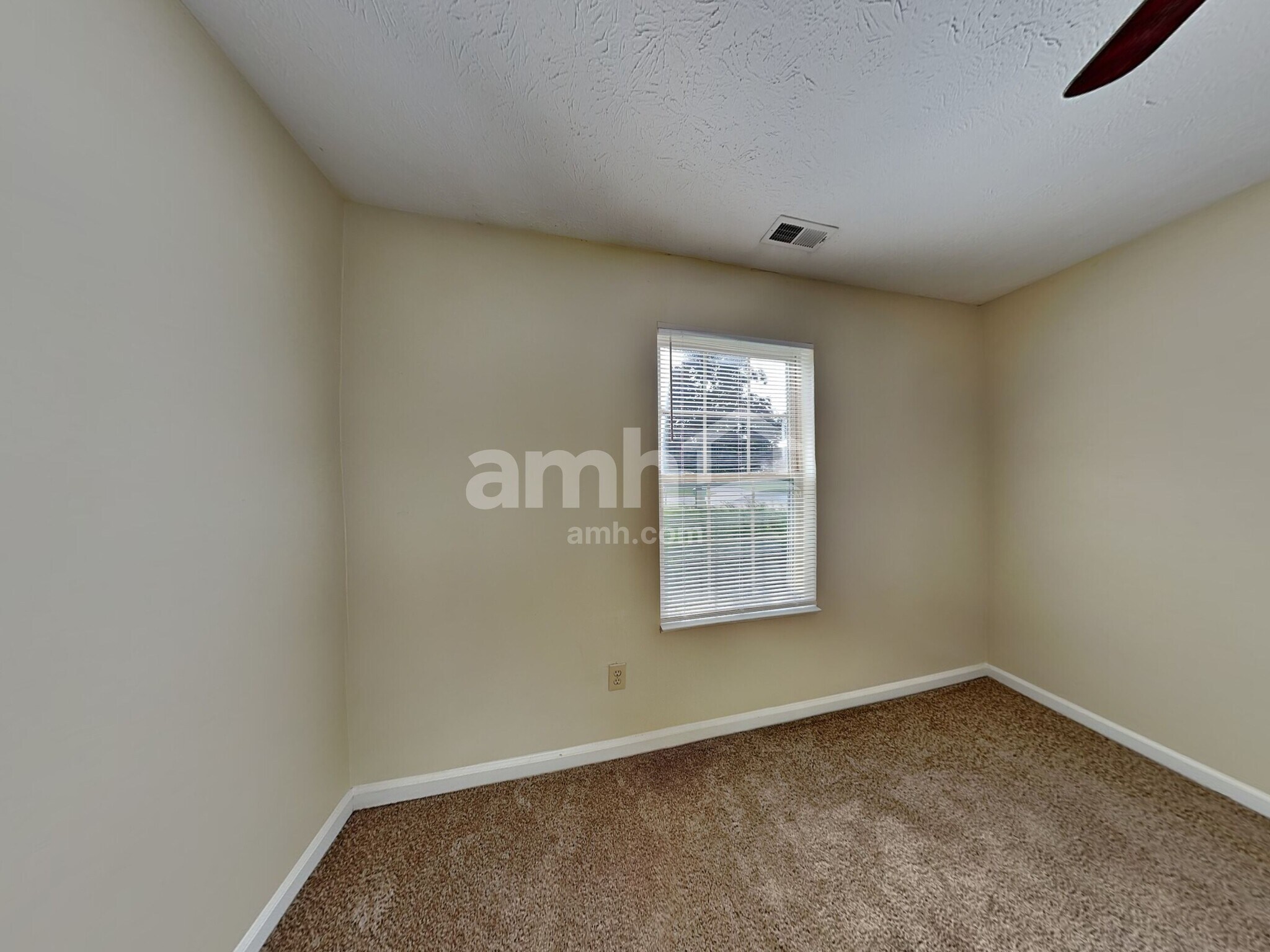Building Photo - 17023 Puntledge Dr