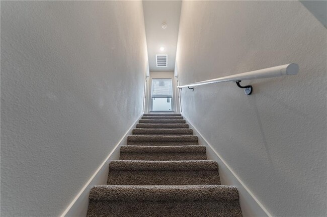 Building Photo - 1370 N Porter Rd