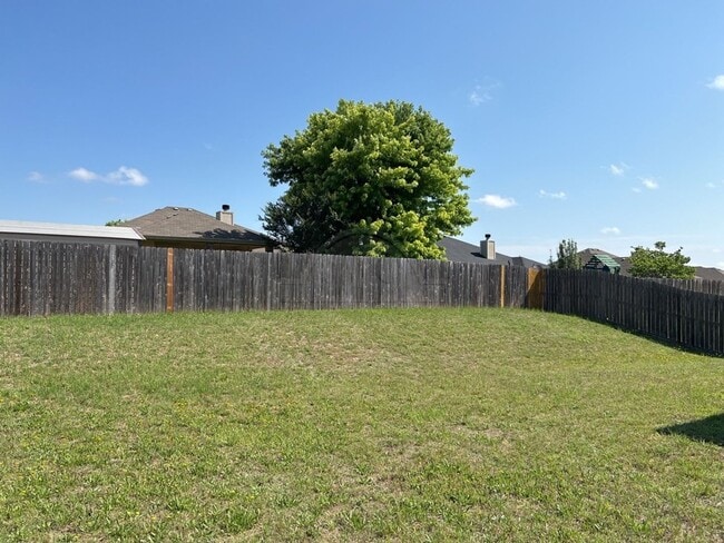 Building Photo - 309 Viola Dr