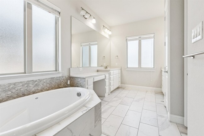 Building Photo - 3432 Belterra Dr
