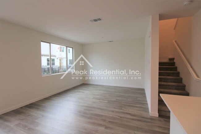 Building Photo - Brand New 3bd/2.5ba North Natomas Townhous...
