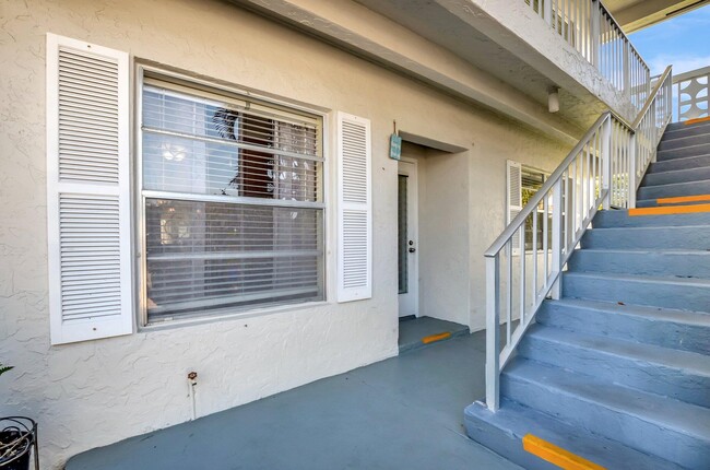 Building Photo - 2840 SW 13th St
