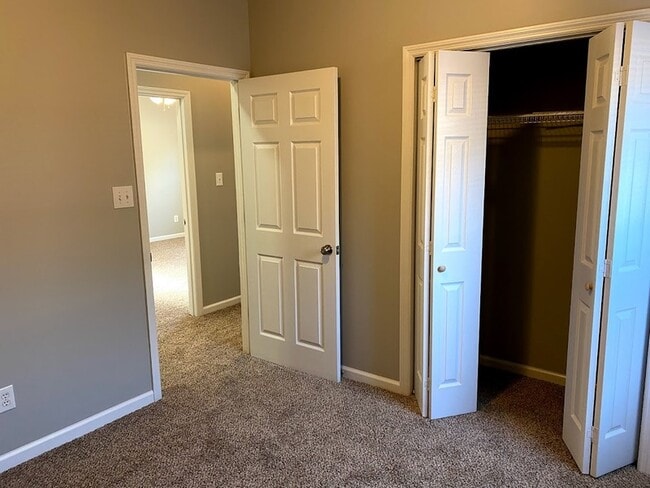 Building Photo - 3514 Choctaw Dr SE