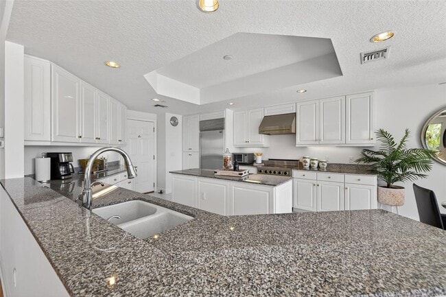 Building Photo - 555 5th Ave NE