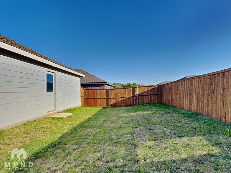 Building Photo - 2057 Belgian Dr