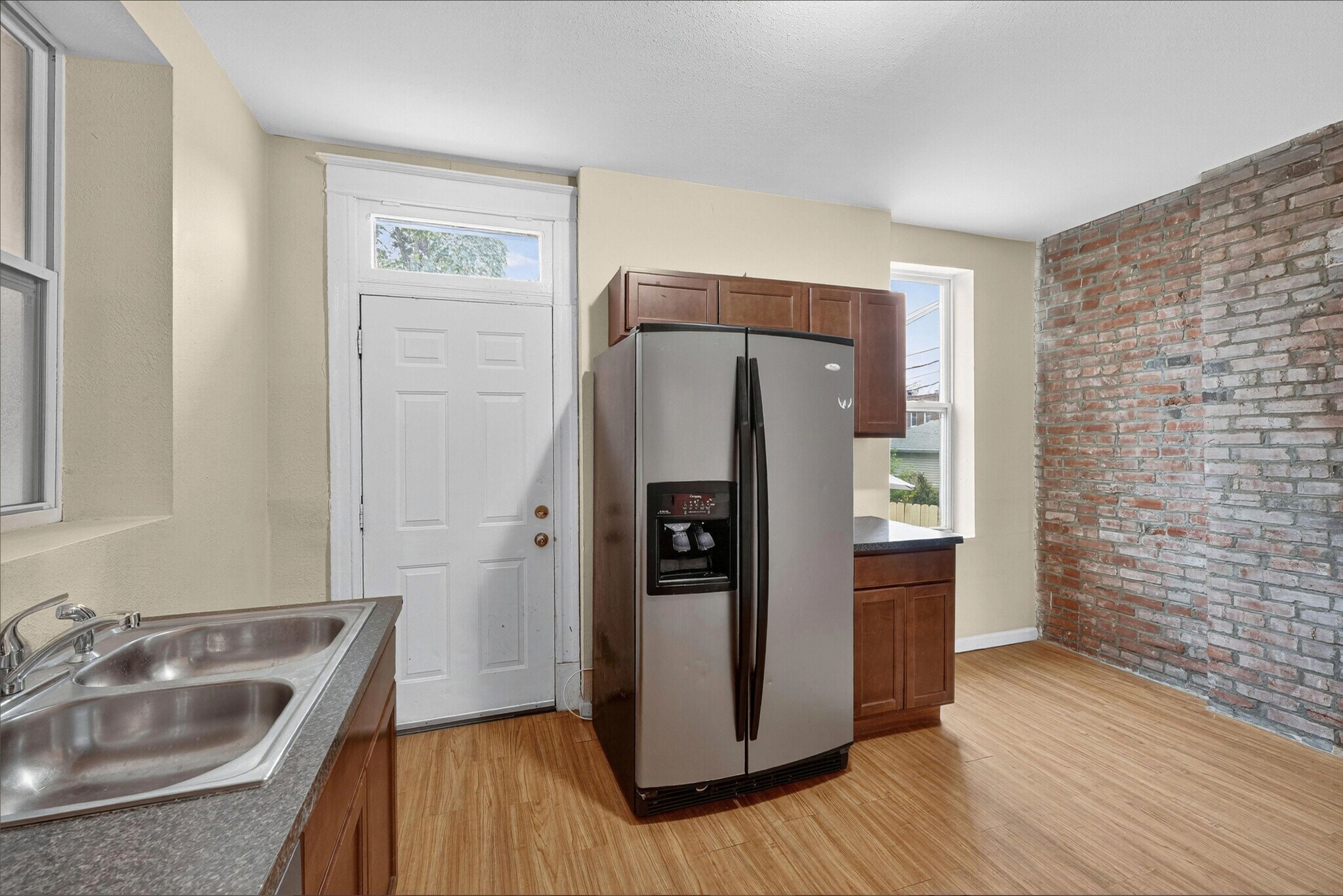Kitchen - 4372 Gibson Ave