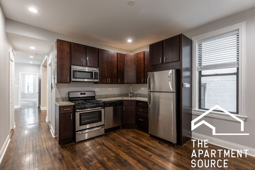 Building Photo - 2019 N Hoyne Ave