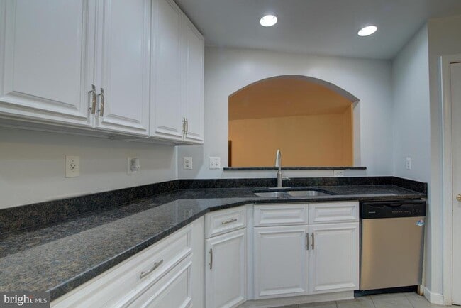 Building Photo - 11621 Sourwood Ln