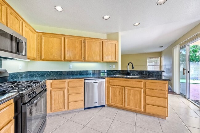 Building Photo - 1198 Sunbright Dr