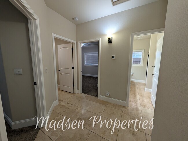 Building Photo - 7 Redeemers Loop