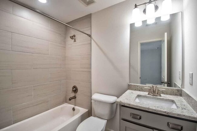 Building Photo - 10441 Sockeye Dr