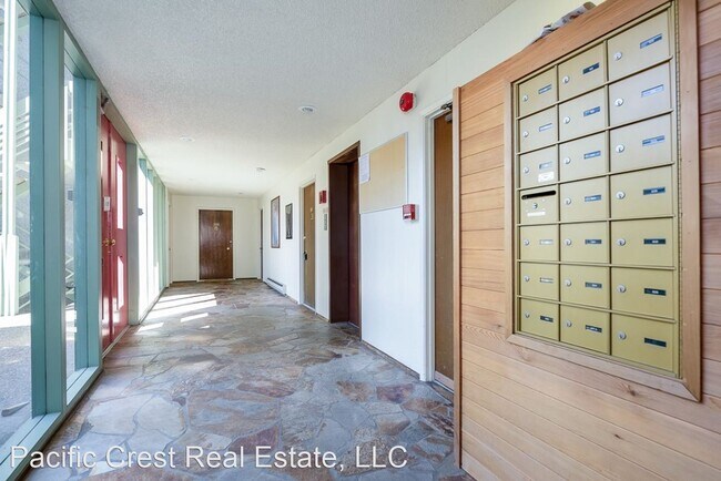 Building Photo - 11520 Greenwood Ave N