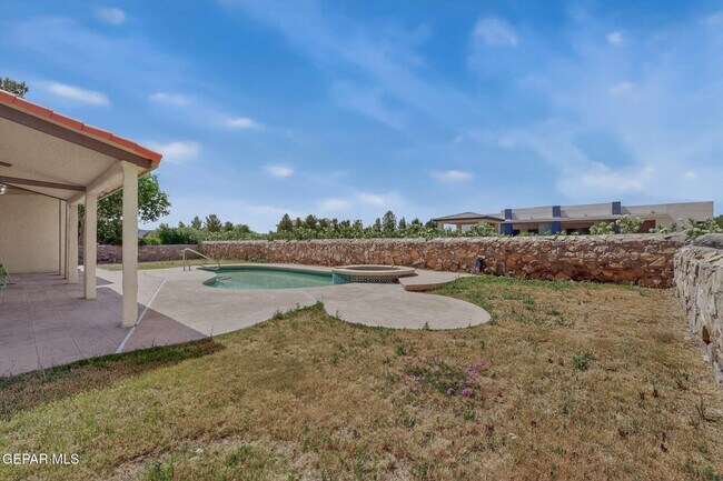 Building Photo - 664 Rosinante Rd
