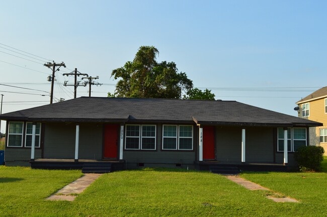Building Photo - 130 Dooley St