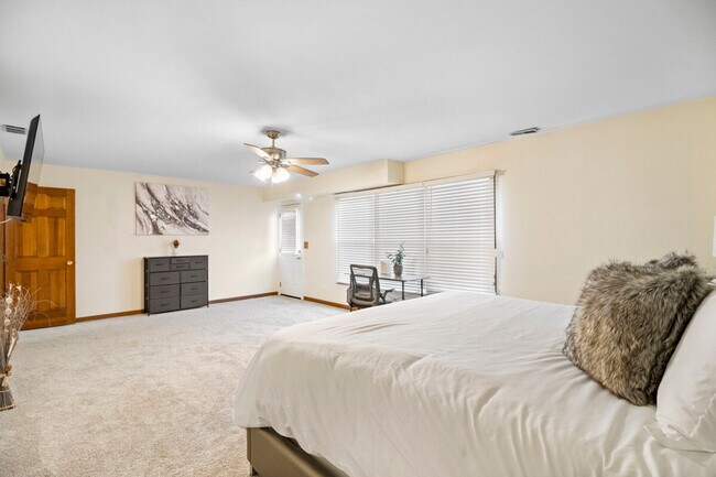 Building Photo - 308 Orchard Ln