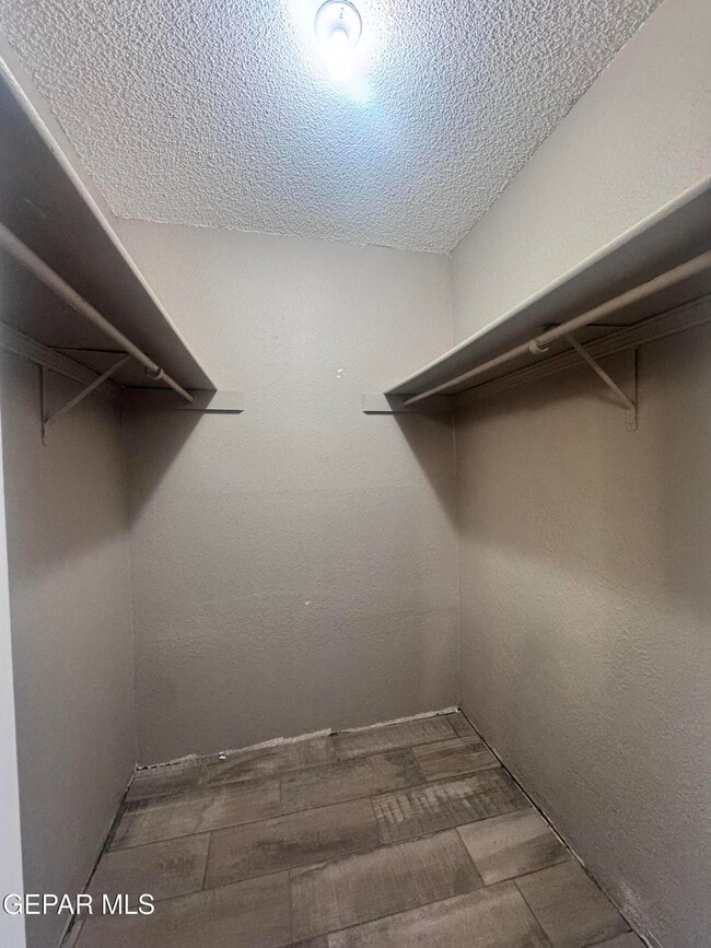 Building Photo - 701 Porras Dr