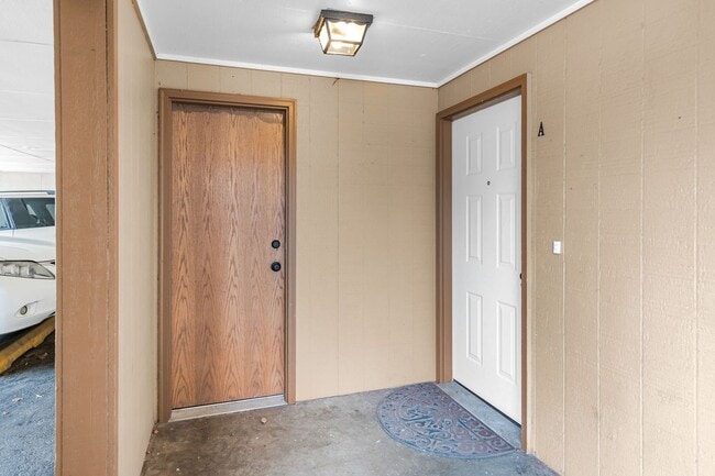 Building Photo - Newly Remodeled Mission Park Apartment!