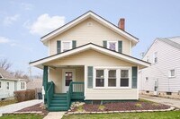 Building Photo - Beautiful Firestone Park Home