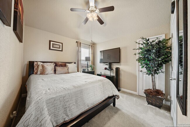 Building Photo - Beautiful 4 Bedroom Home in Turning Stone,...