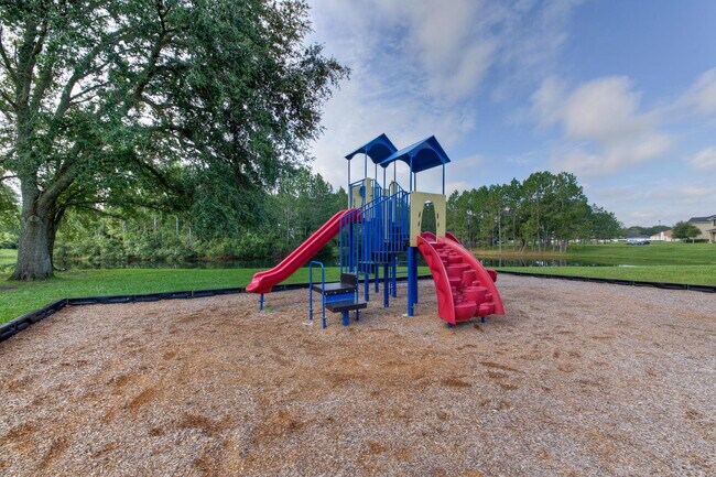 Building Photo - FOR RENT AND READY FOR IMMEDIATE OCCUPANCY! STUNNING LAKE VIEWS • 3 BEDROOMS • 2.5 BATHROOMS • AT...