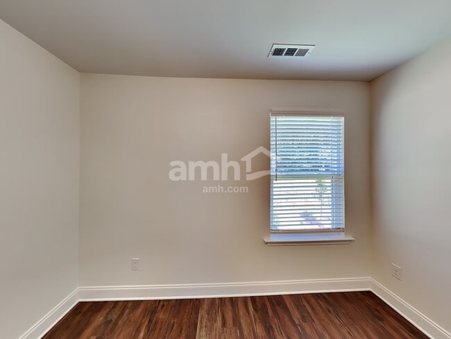 Building Photo - 5961 Hagar Vly Dr