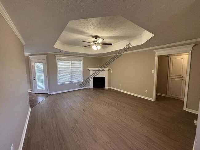 Building Photo - 2805 Southfork Dr