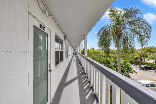 Building Photo - 3042 Harwood D