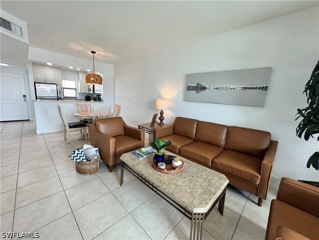 Building Photo - 801 River Point Dr