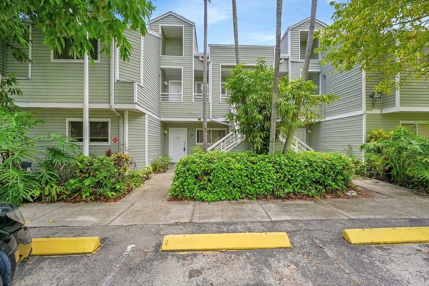 Building Photo - 3453 NW 44th St