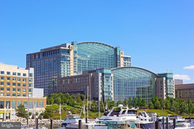 Building Photo - 145 Riverhaven Dr