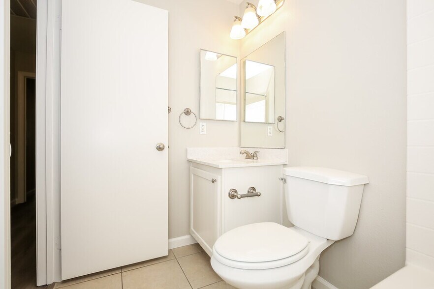 Building Photo - 7933 Odysseus Ave