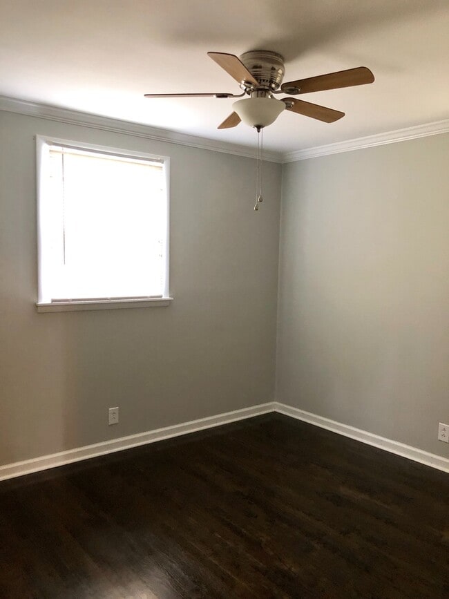Building Photo - Cleveland Park Renovation!  Walking Distance to Everything! Jetted Shower - Fully Fenced - Garage...