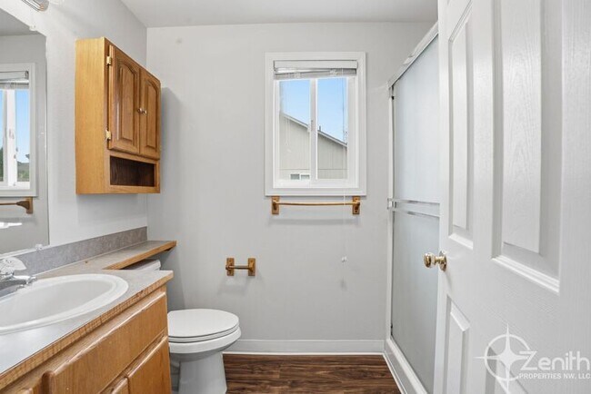 Building Photo - 15605 NE 92nd St