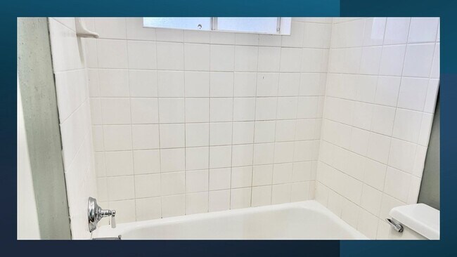 Building Photo - 439 Woodrail Dr