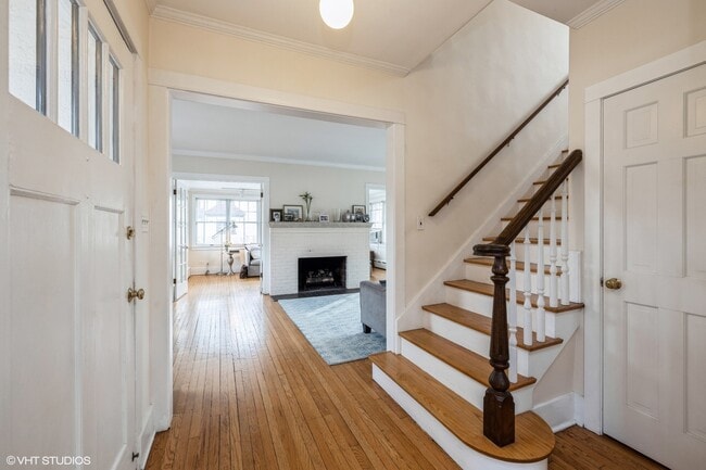 Building Photo - 322 N Monroe St