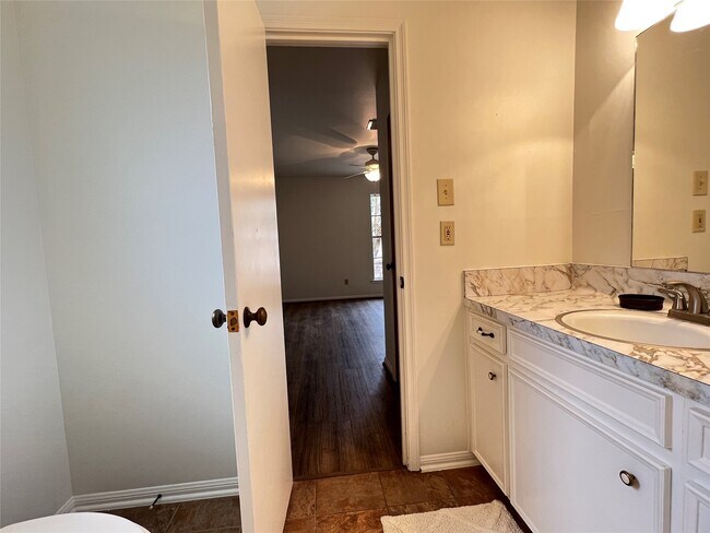 Building Photo - 2232 Ripple Creek Dr