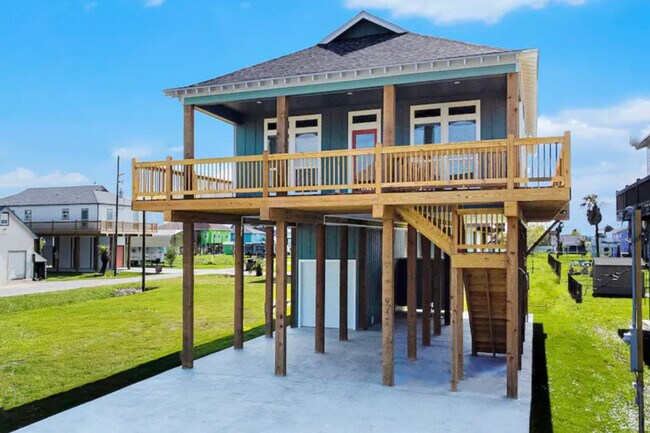 Building Photo - 943 Gulf Shores Dr