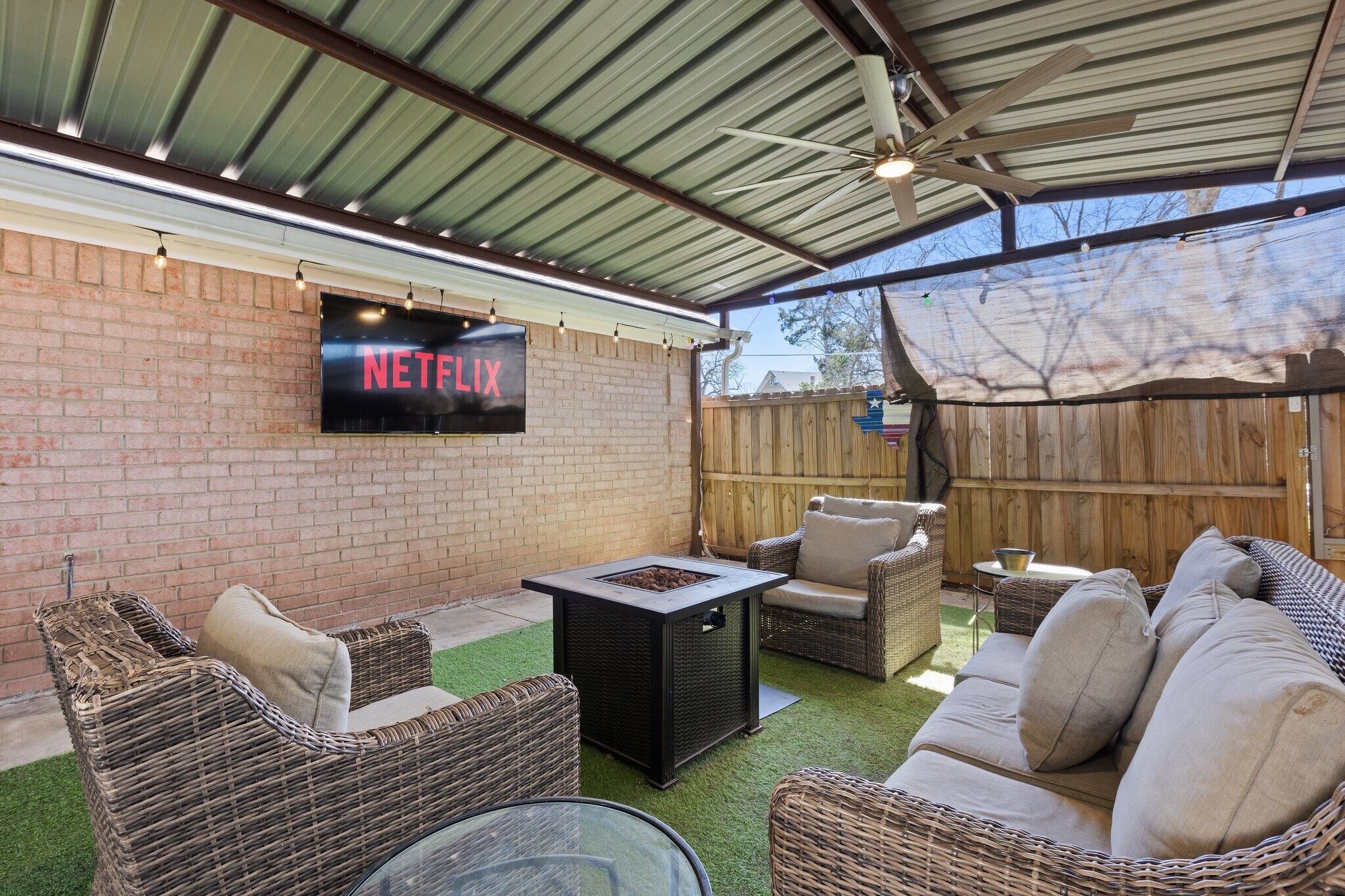 Building Photo - 1047 Eldorado Ave