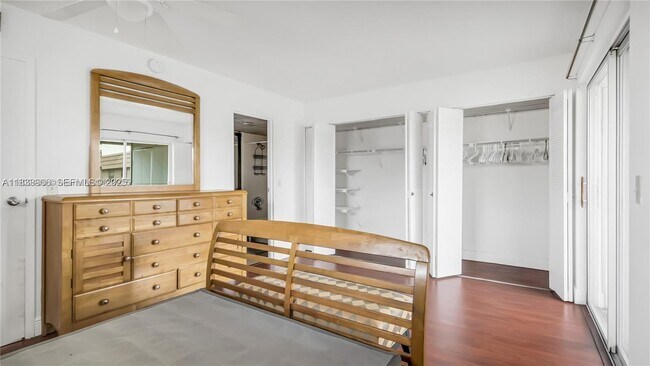 Building Photo - 703 Brittany Park