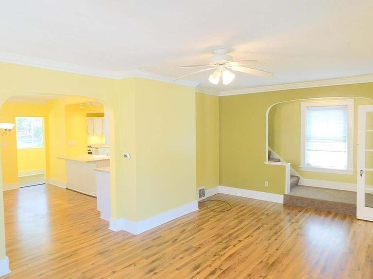 Building Photo - 671 Shady Dr E