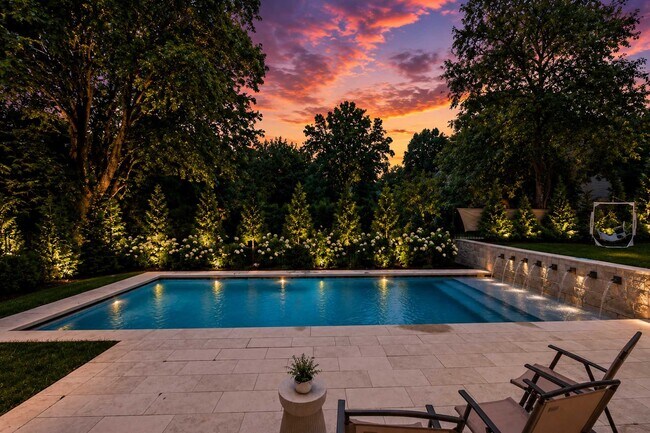 Building Photo - 548 Sylvan Pl
