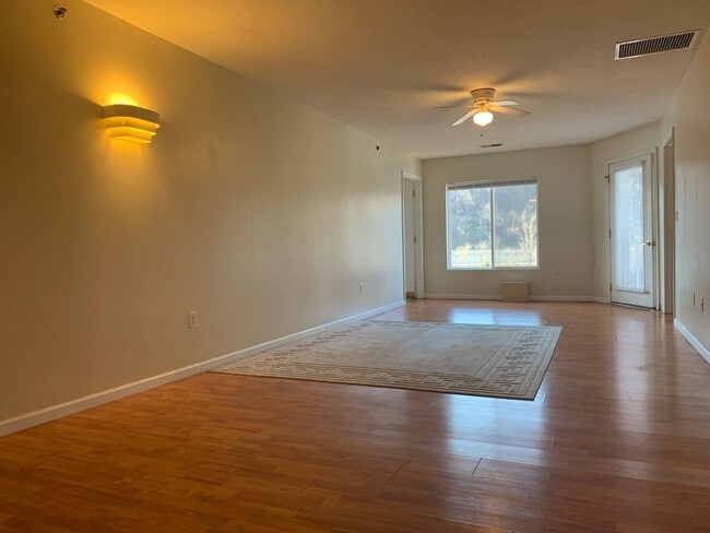 Building Photo - Star City - 4 Bedroom, 4 bath Condo - Available 08/05/2026