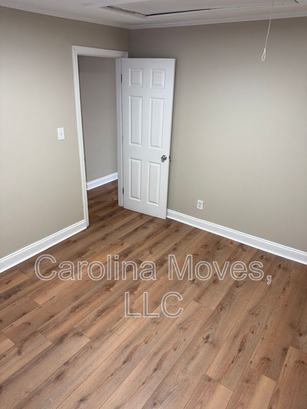 Building Photo - 105 Francis Ave