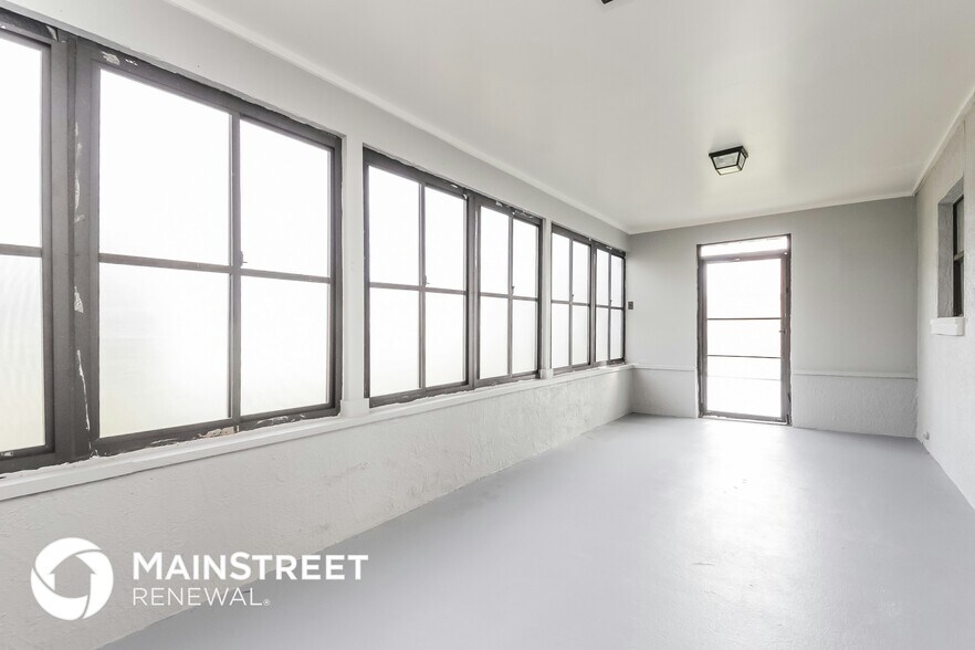 Building Photo - 604 Basingstoke Ct