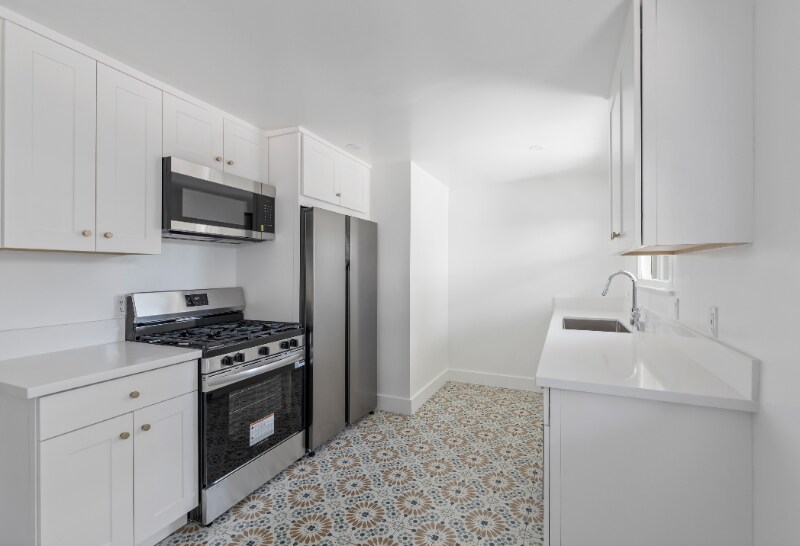 Primary Photo - 1446 E Topeka St