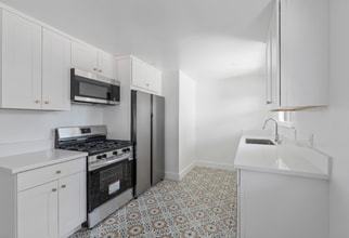 Building Photo - 1446 E Topeka St